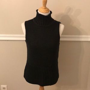 GAP Black sleeveless sweater for summer